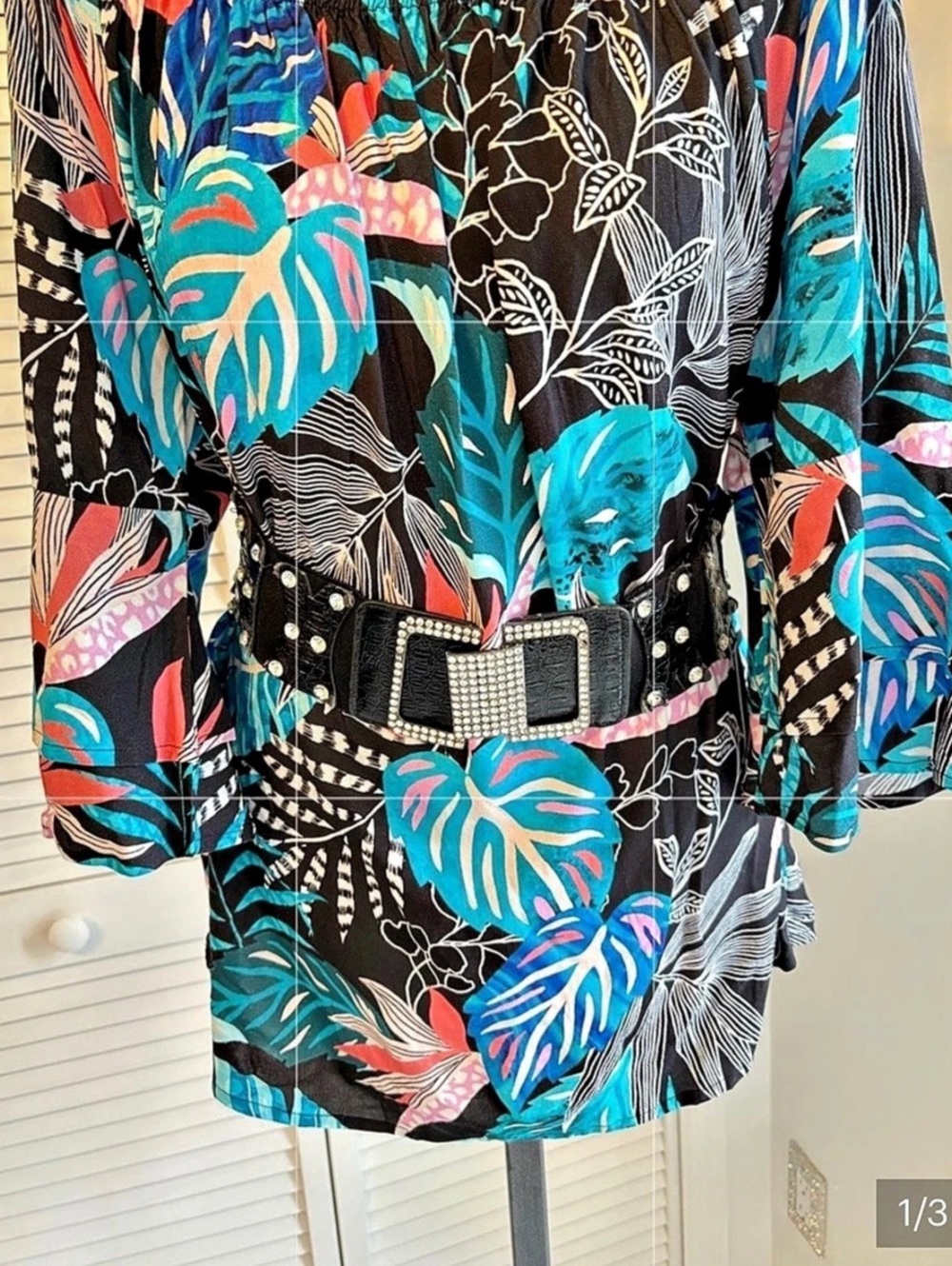 LasCana Floral Tunic in Black & Blue size Medium NWT